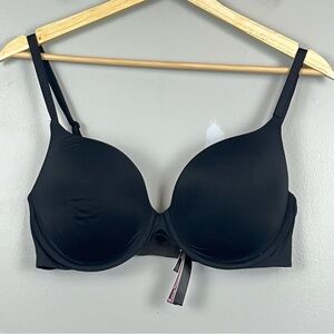 Victoria’s Secret black T-shirt Push-up full coverage convertible strap bra, 36D